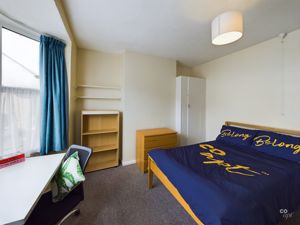 bedroom 5 - click for photo gallery